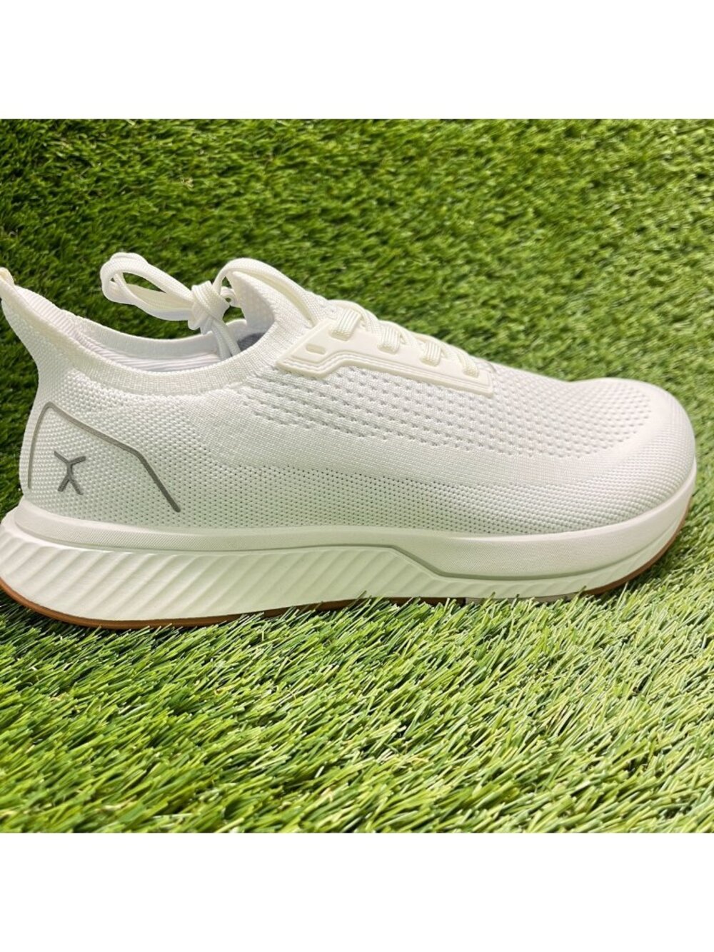 Flux Footwear Adapt Runner White Mens Size 9 Womens 10.5 Athletic Shoes Sneakers